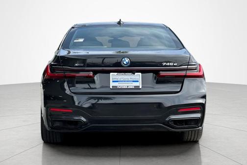 Black Sapphire Metallic 2022 BMW 745e 745e xDrive Plug-In Hybrid