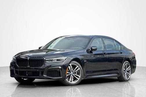 Black Sapphire Metallic 2022 BMW 745e 745e xDrive Plug-In Hybrid