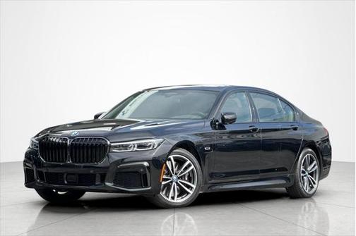 Black Sapphire Metallic 2022 BMW 745e 745e xDrive Plug-In Hybrid