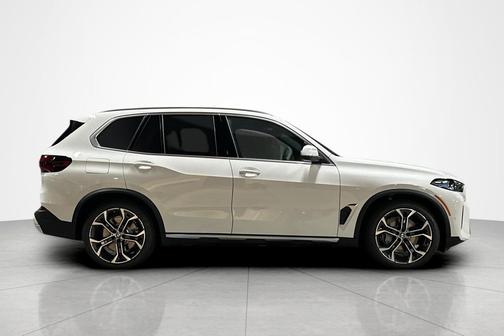 Alpine White 2026 BMW X5 PHEV xDrive50e