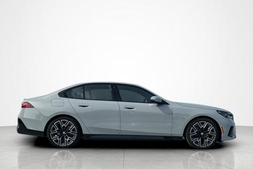 Brooklyn Grey Metallic 2026 BMW 530 530i