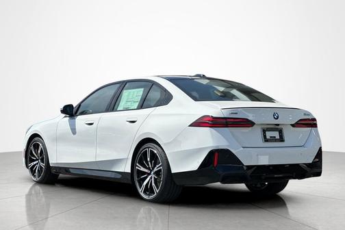 Alpine White 2026 BMW 530 xDrive