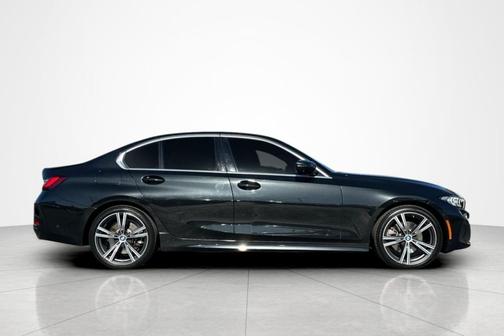 Black Sapphire Metallic 2024 BMW 330 330i