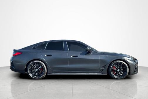 Black Sapphire Metallic 2024 BMW M440 i