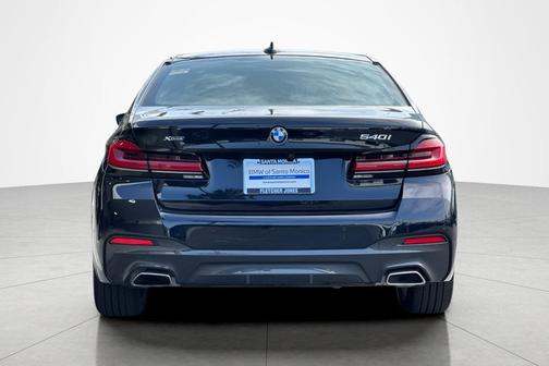 Carbon Black Metallic 2023 BMW 540 i xDrive