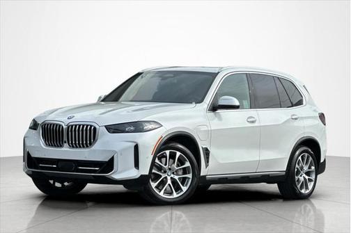 Mineral White Metallic 2024 BMW X5 xDrive50e Plug-In Hybrid