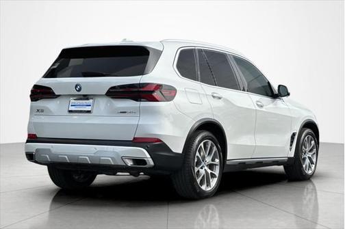 Mineral White Metallic 2024 BMW X5 xDrive50e Plug-In Hybrid