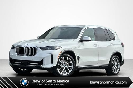 Mineral White Metallic 2024 BMW X5 PHEV xDrive50e