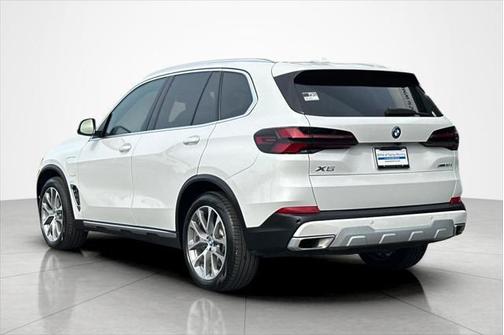 Mineral White Metallic 2024 BMW X5 xDrive50e Plug-In Hybrid
