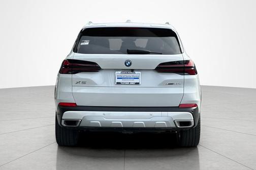 Mineral White Metallic 2024 BMW X5 PHEV xDrive50e