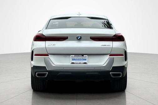 Mineral White Metallic 2021 BMW X6 xDrive40i
