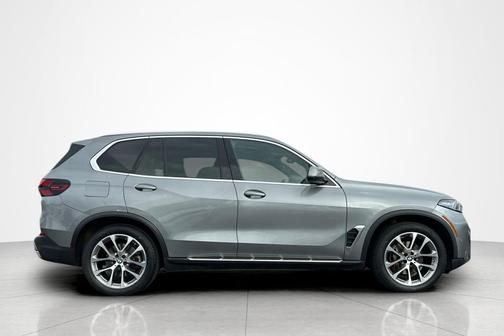 Skyscraper Grey Metallic 2024 BMW X5 xDrive40i