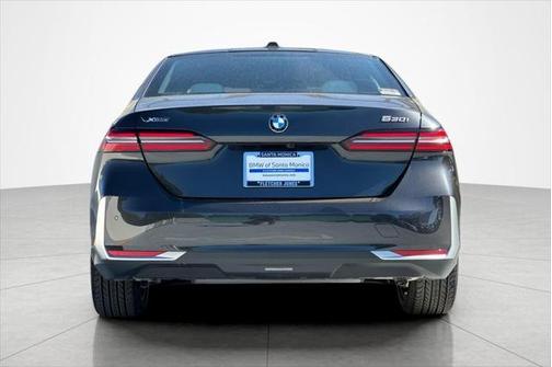 2026 BMW 530 530i xDrive Sedan