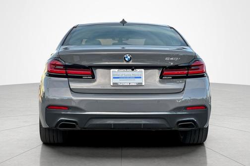 2022 BMW 540 i
