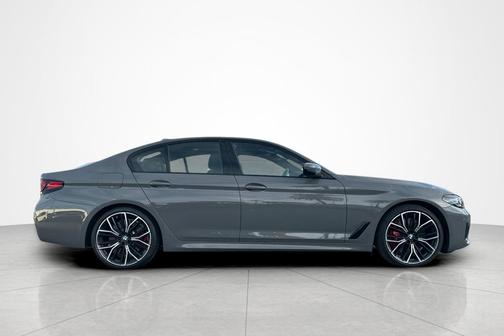 2022 BMW 540 i