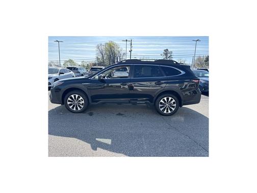 Crystal Black Silica 2025 Subaru Outback Limited