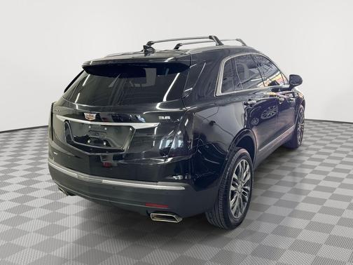 Stellar Black Metallic 2019 Cadillac XT5 Luxury