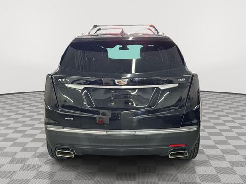 Stellar Black Metallic 2019 Cadillac XT5 Luxury
