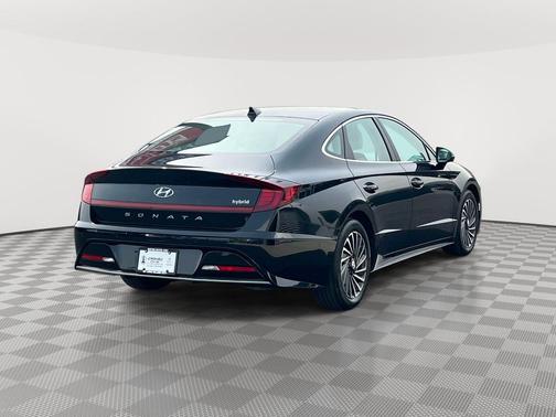 Nocturne Black 2022 Hyundai SONATA Hybrid Limited