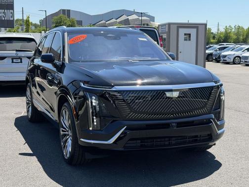 Stellar Black Metallic 2026 Cadillac VISTIQ Premium Luxury