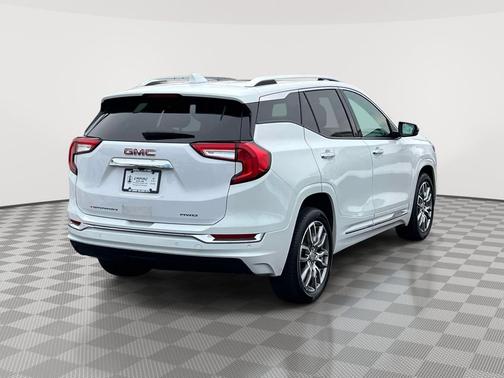 Summit White 2022 GMC Terrain Denali