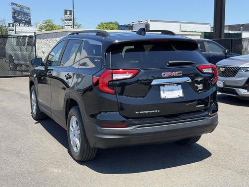 Ebony Twilight Metallic 2023 GMC Terrain SLE