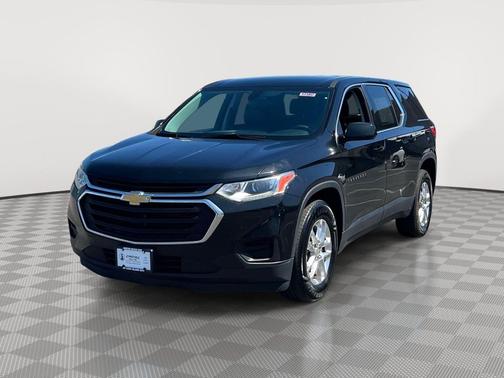 Mosaic Black Metallic 2019 Chevrolet Traverse LS