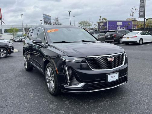Black Metallic 2024 Cadillac XT6 Premium Luxury AWD