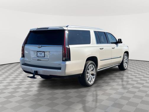 White Diamond Clearcoat 2015 Cadillac Escalade ESV Platinum