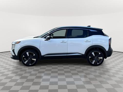 Aspen White/Super Black 2025 Nissan Kicks SR