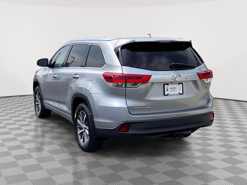Celestial Silver Metallic 2017 Toyota Highlander XLE