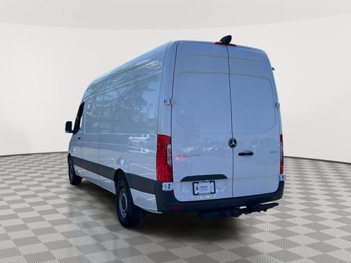 Arctic White 2025 Mercedes-Benz Sprinter 2500 High Roof