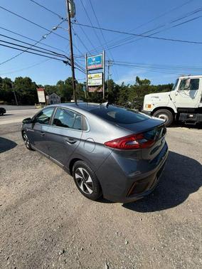 2017 Hyundai IONIQ Hybrid SEL