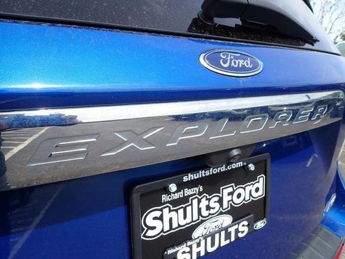 ATLAS BLUE METALLIC 2021 Ford Explorer XLT