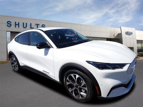 2024 Ford Mustang Mach-E SELECT