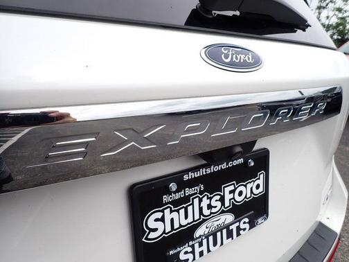 STAR WHITE MET TRI-COAT 2024 Ford Explorer XLT