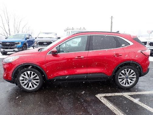 2022 Ford Escape TITANIUM