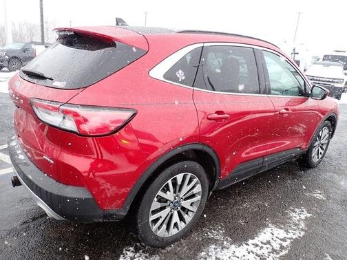 2022 Ford Escape TITANIUM