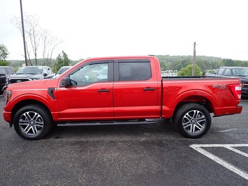 HOT PEPPER RED MET TINTD CC 2023 Ford F-150 XL