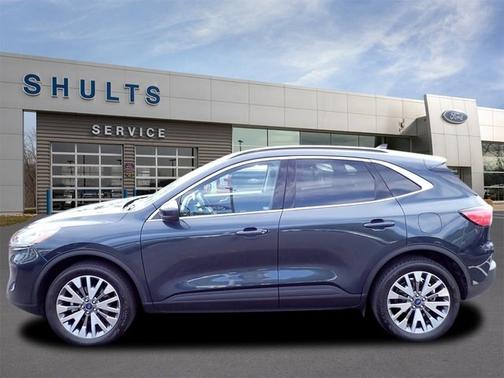 2022 Ford Escape TITANIUM