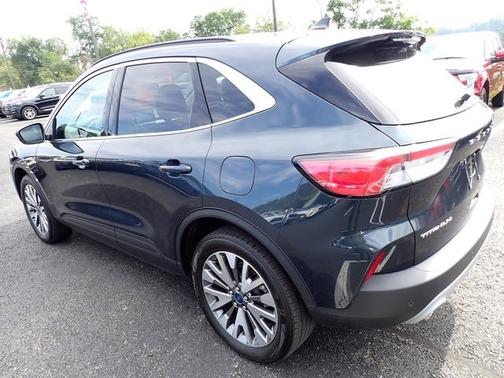 2022 Ford Escape TITANIUM