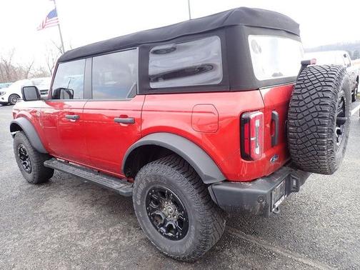 HOT PEPPER RED MET TINT CC 2024 Ford Bronco WILDTRAK