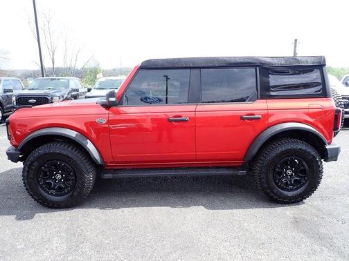 HOT PEPPER RED MET TINT CC 2024 Ford Bronco WILDTRAK
