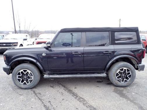 SHADOW BLACK 2022 Ford Bronco OUTER BANKS