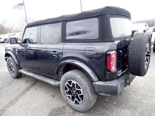 SHADOW BLACK 2022 Ford Bronco OUTER BANKS