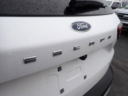 OXFORD WHITE 2023 Ford Escape ACTIVE
