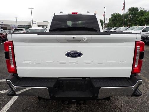 OXFORD WHITE 2026 Ford F-250 LARIAT