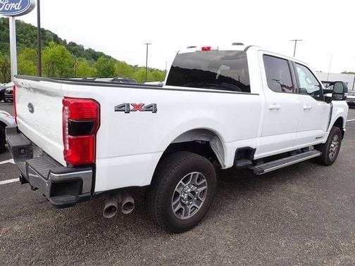 OXFORD WHITE 2026 Ford F-250 LARIAT