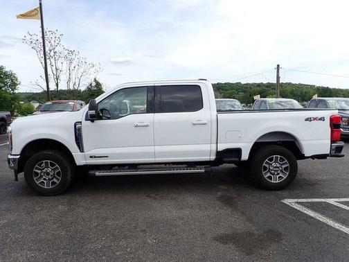 OXFORD WHITE 2026 Ford F-250 LARIAT