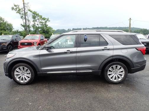 CARBONIZED GRAY METALLIC 2025 Ford Explorer PLATINUM